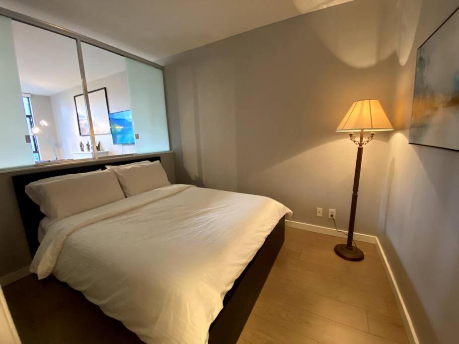 Entire Condo In Heart Of Downtown 溫哥華 外观 照片
