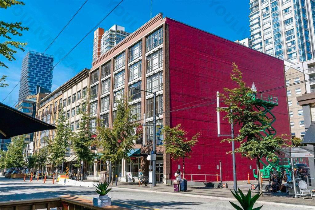 Entire Condo In Heart Of Downtown 溫哥華 外观 照片